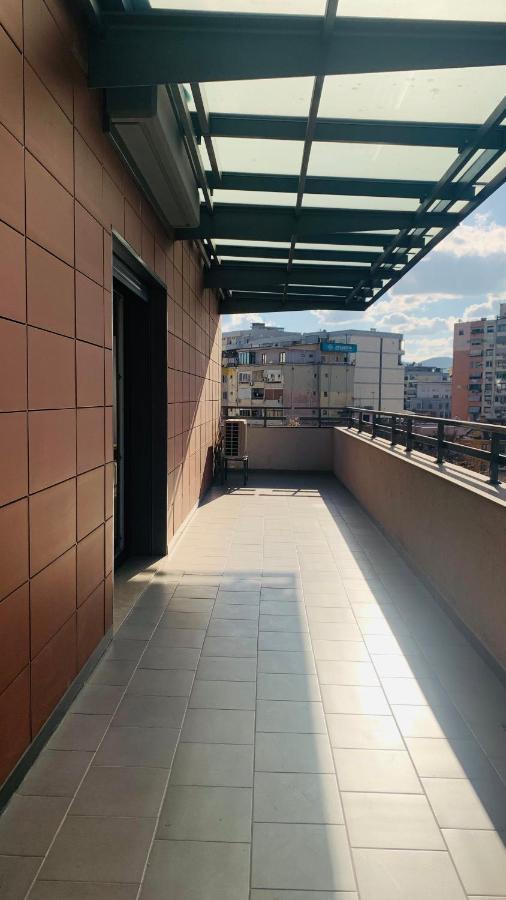 Proper Central Apartment ティラナ エクステリア 写真